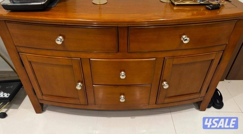 طاولة سفرة من هوم سنتر تصير ٣ احجام هاد الحجم 115*2202