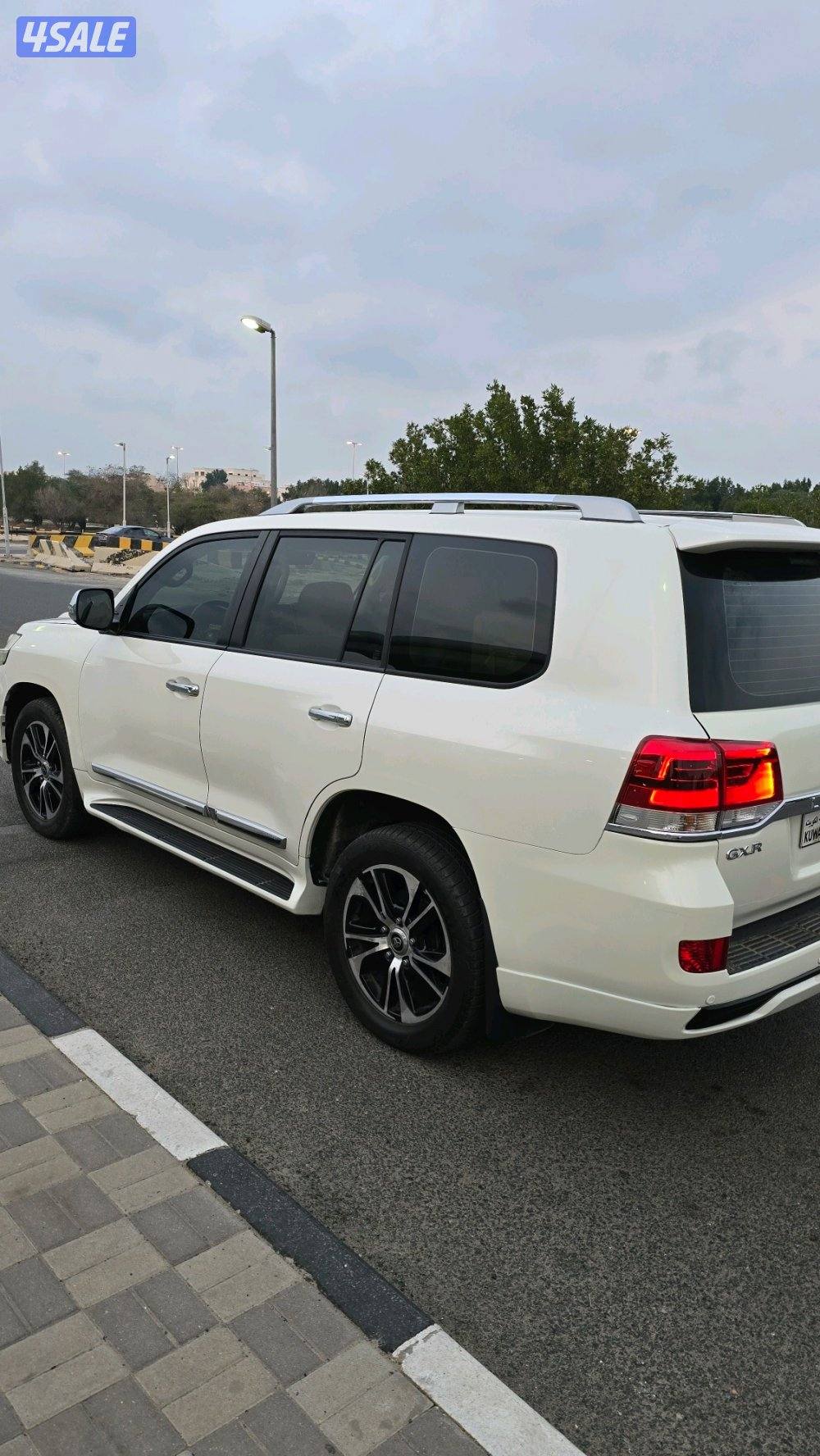 لاندكروزر كامل المواصفات شرط الفحص1