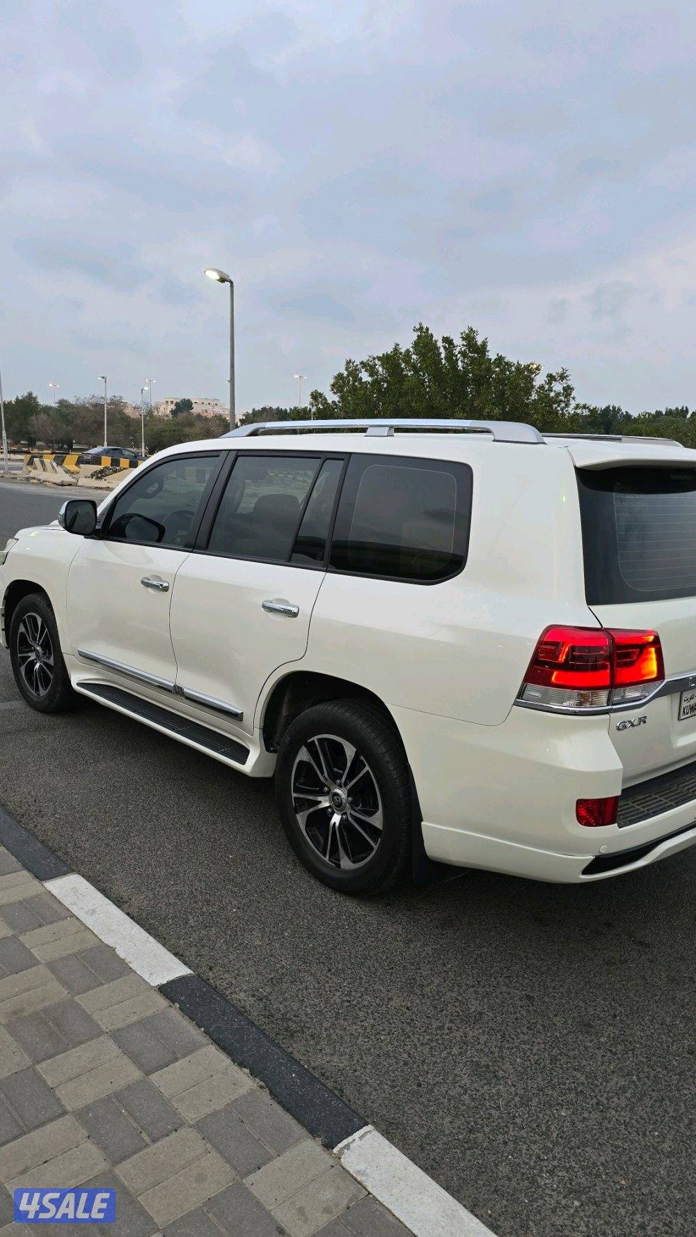 لاندكروزر كامل المواصفات شرط الفحص3