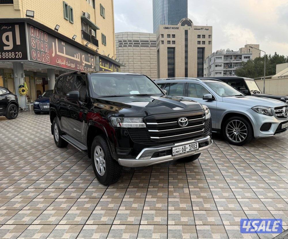 لاندكروس GX موديل 2024 عداد 10 الاف كيلو 6 سلندر بدون تيربو صبغ وكالة0