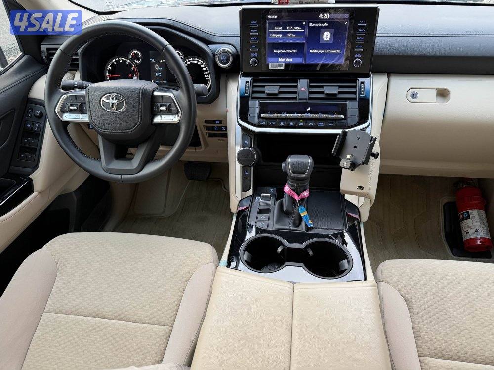 لاندكروس GX موديل 2024 عداد 10 الاف كيلو 6 سلندر بدون تيربو صبغ وكالة1