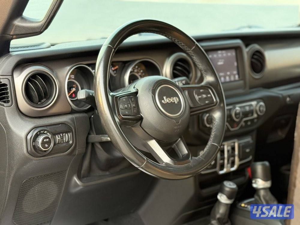 موديل 2020 سيرفيس منتظم  عداد 82 الف صبغ الوكالة8