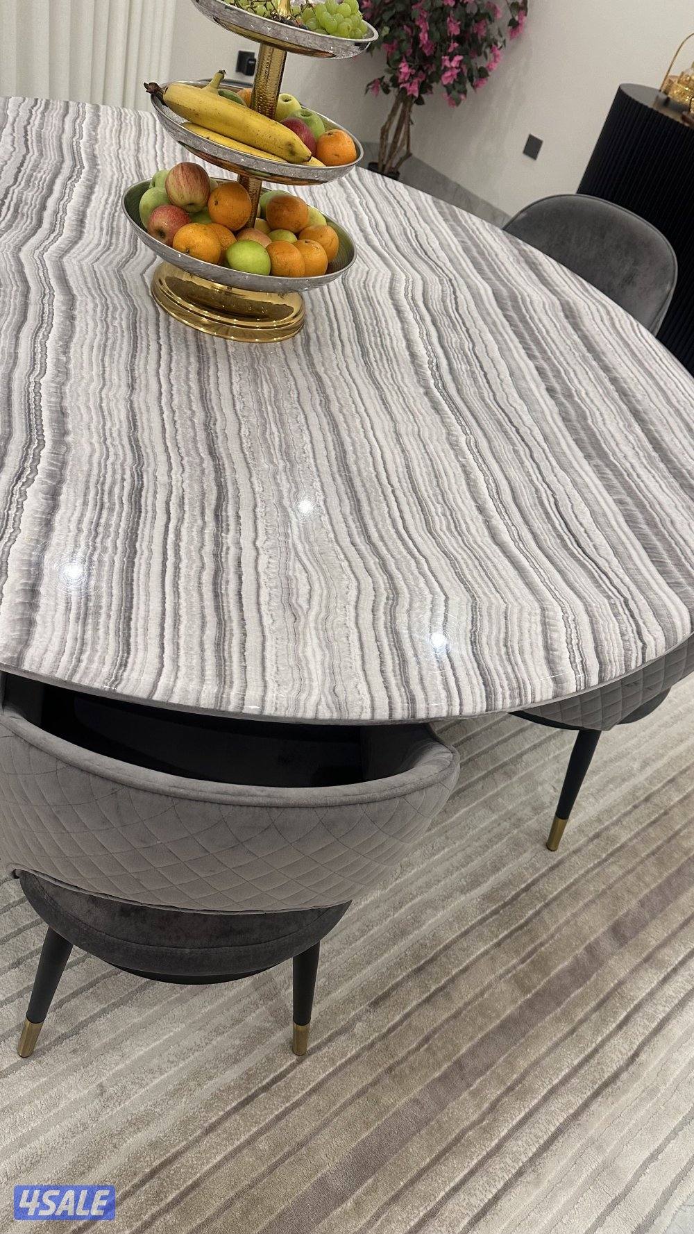 طاولة طعام من صفاة هوم  رخام 8 كراسي شي راقي وم استعمال خفبف جداً2