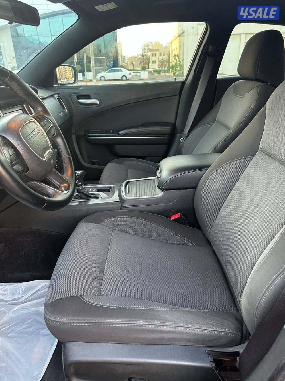 للبيع دوج تشارجر موديل 20185