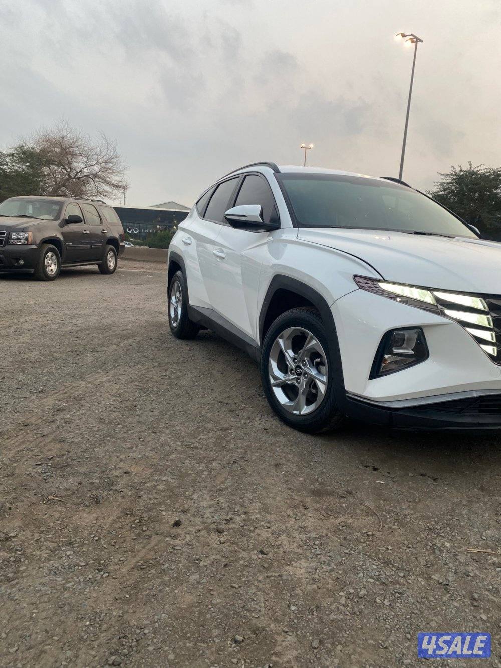 هونداي توسان موديل 2022  شرط الفحص ماشي 99 الف  صبغ الوكاله عاد قطعتين1