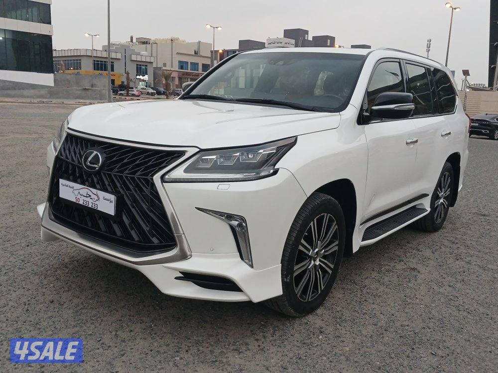 جيب لكزس LX570 موديل 2016 الدرجة الاولي0