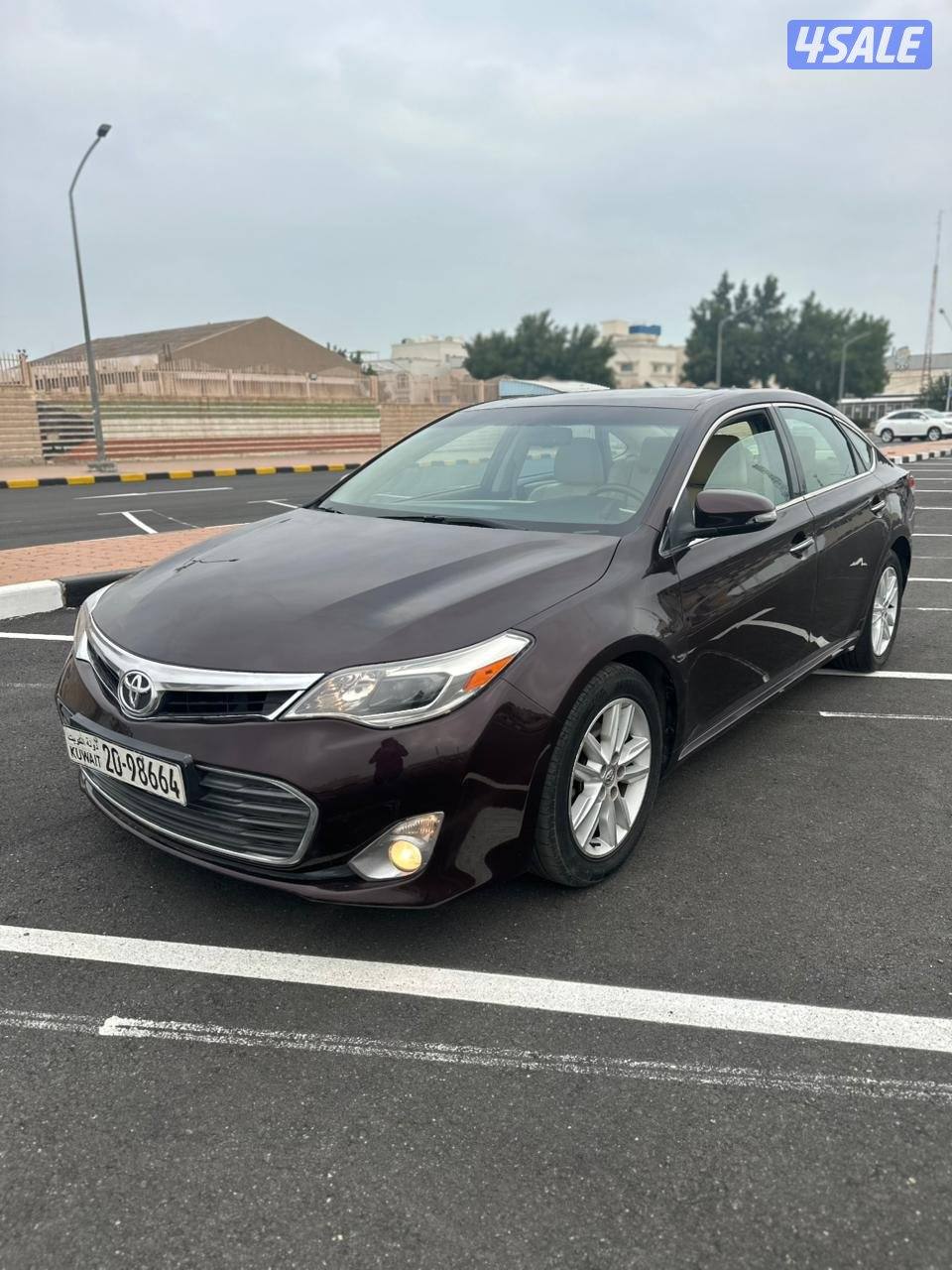 Toyota Avalon 2013 V6 Excellent Condition Full Option for Sale0