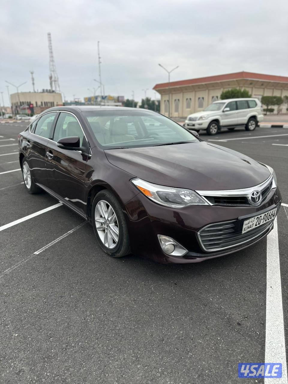 Toyota Avalon 2013 V6 Excellent Condition Full Option for Sale2