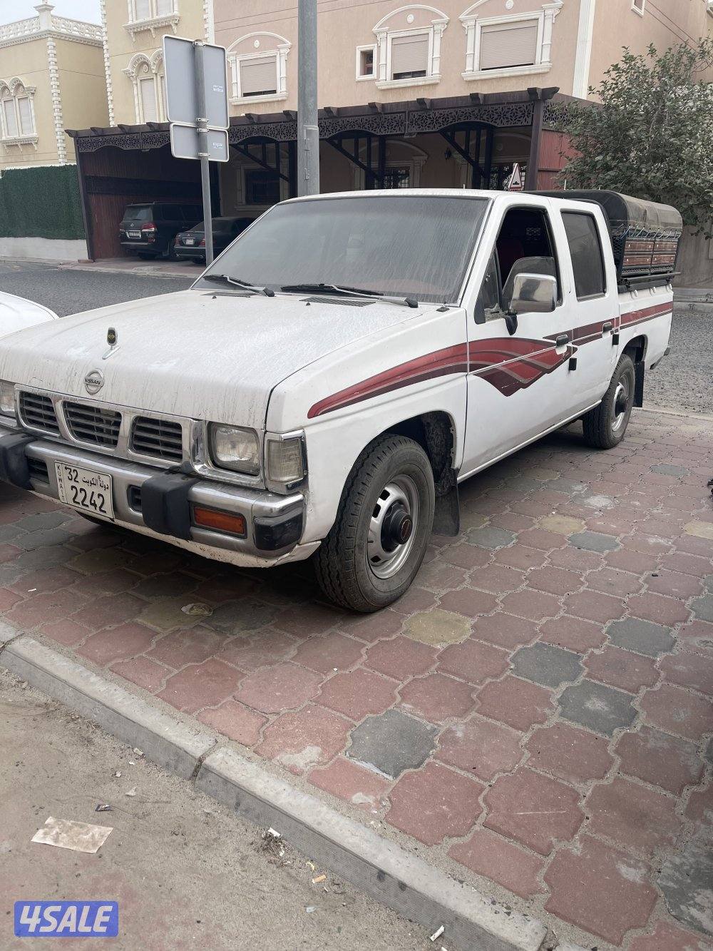 وانيت نيسان 1995 شرط الفحص قير مكينه شاصي بدي 3 قطع من غير حوادث1