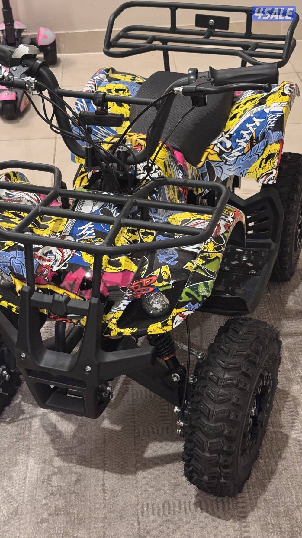 للبيع بقي كهربائي شبه جديد يعمل بالشحن مع الشاحن والمفاتيح2