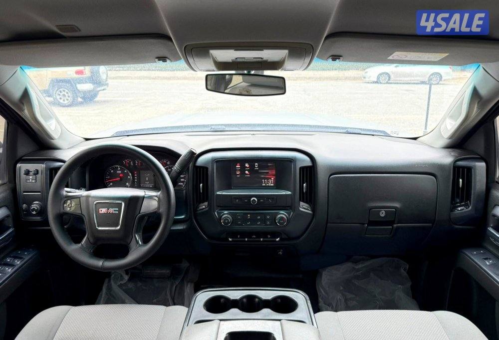 بحالة ممتازة وانيت جي ام سي سييرا موديل 2017 دبل قير أرضي شغال تواير ج11