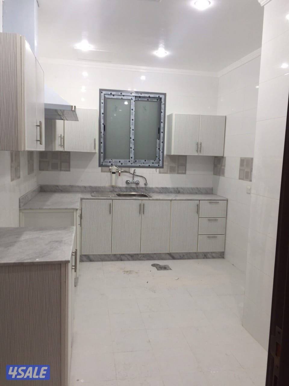 سوبر ديلوكس وشتر ق 2 
٣ غرف منهم ١ ماستر + غرفه خدمه وحمامها + ٢ موقف3