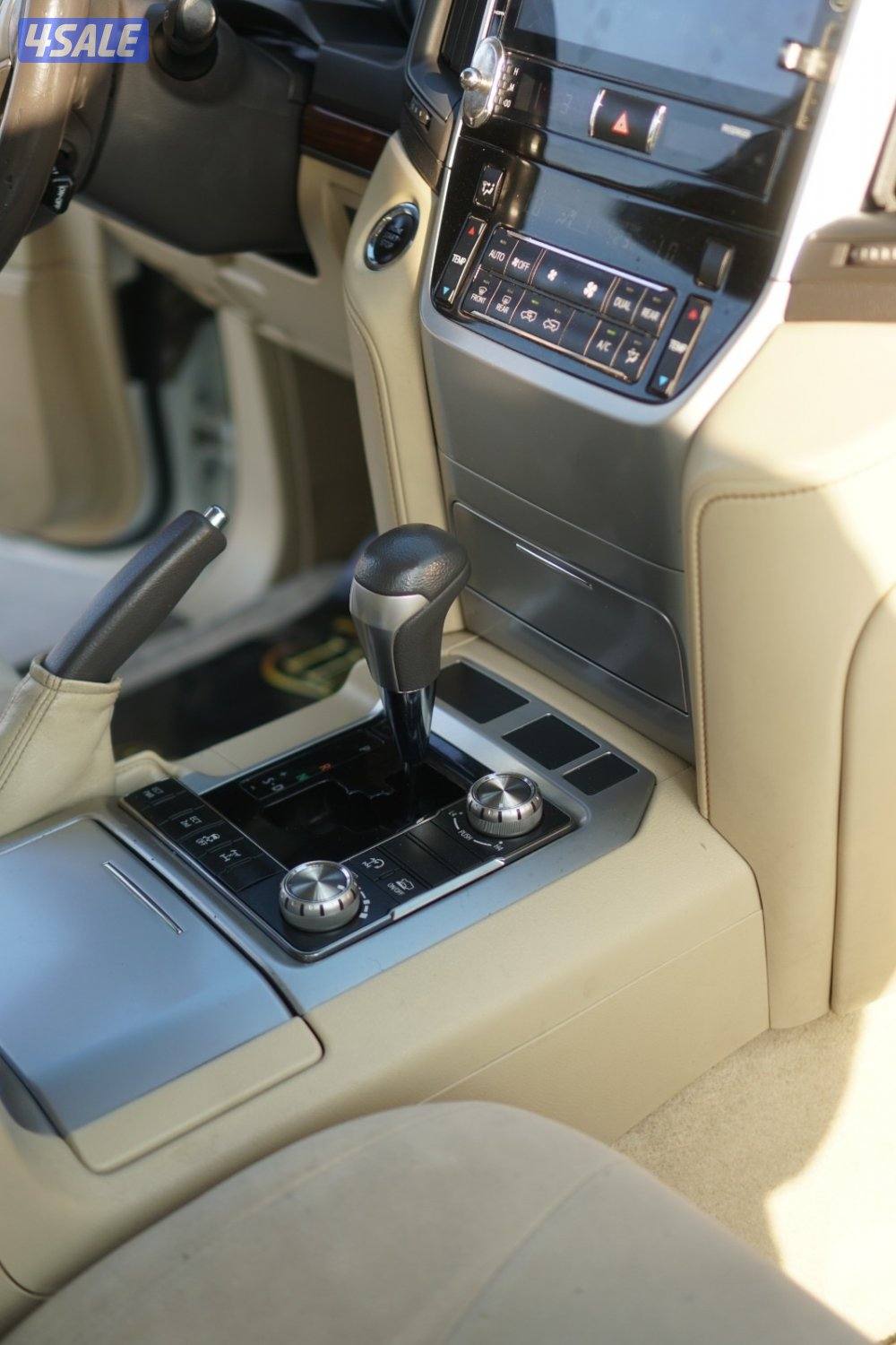 لاند كروزر GXR7