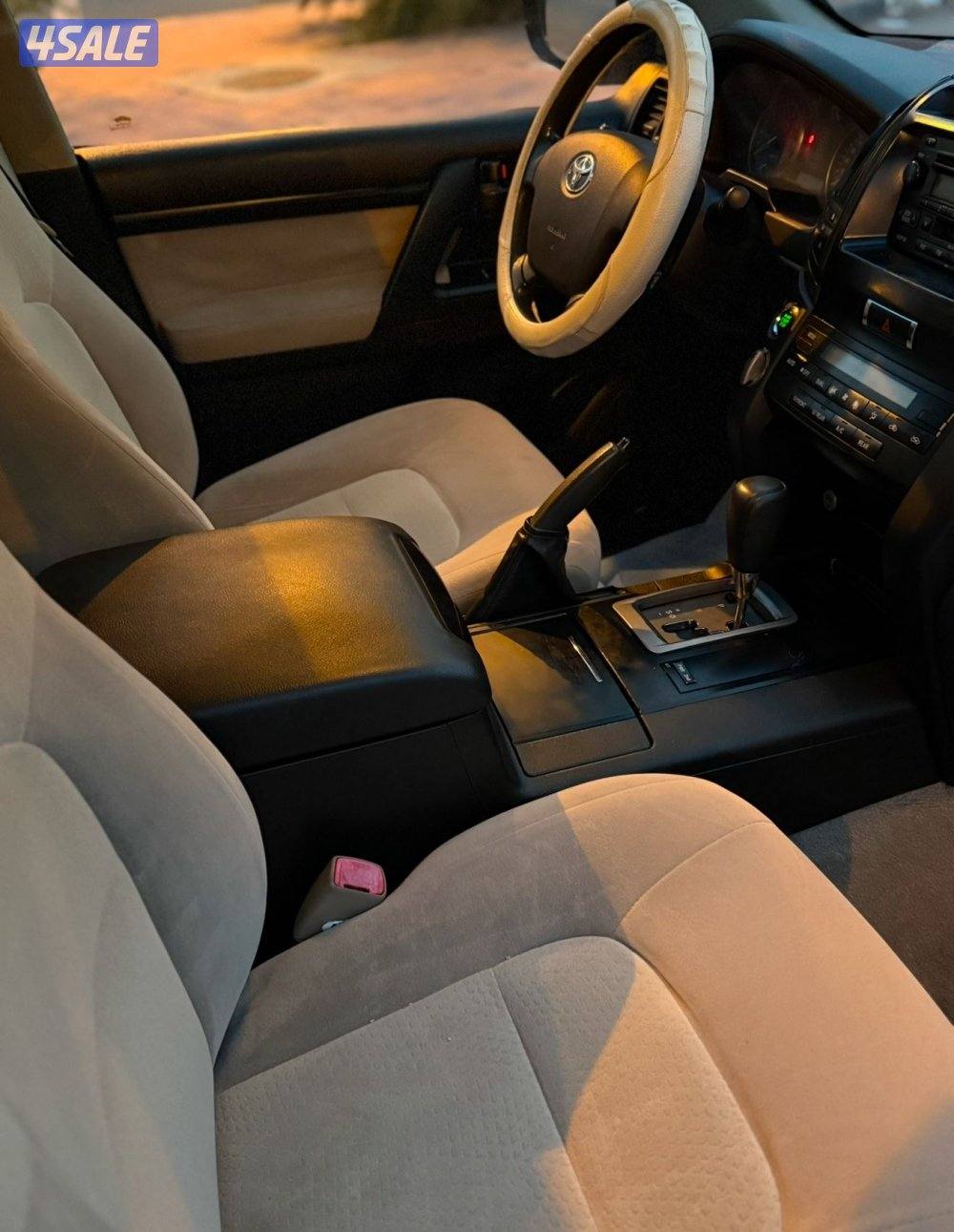 للبيع لاند كروز مويل 20100