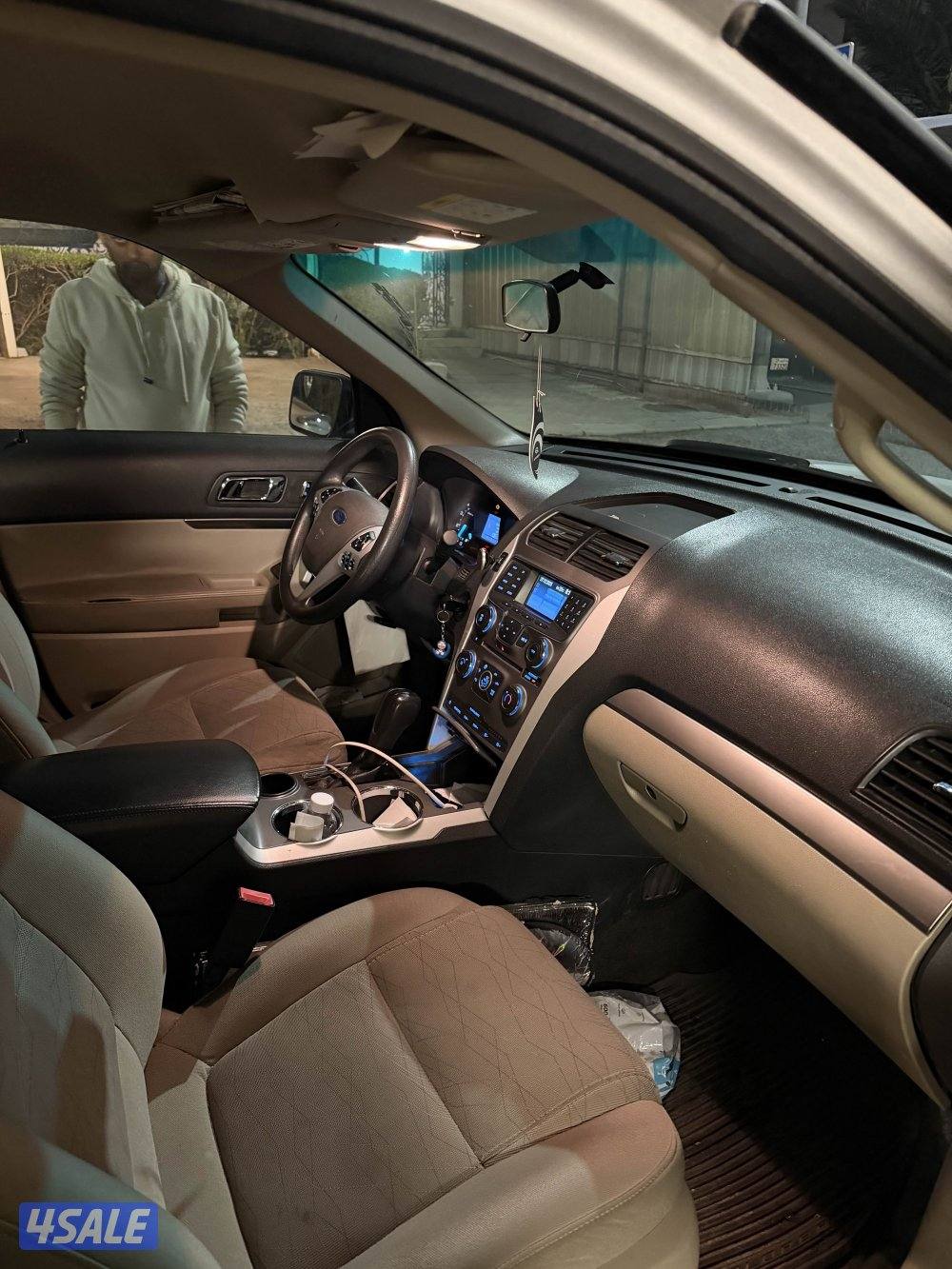 فورد اكسلبور  2014 ممشى127الف  سليم مافيها شي دقه سلف    شرط الفحص3