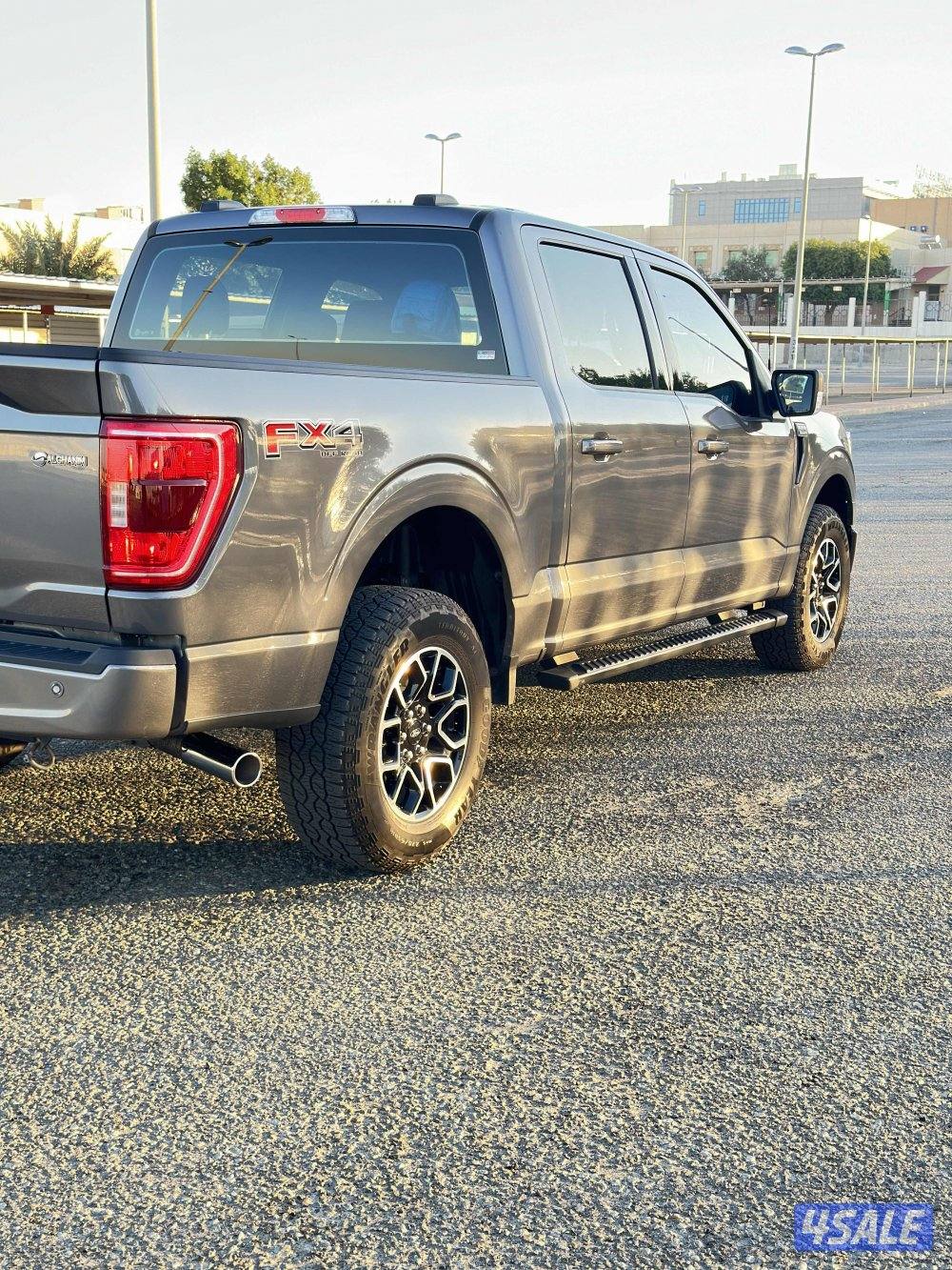 للبيع وانيت فورد FX43