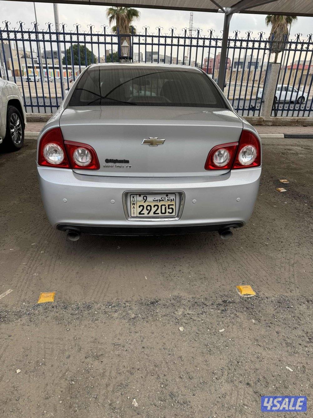 ماليبو ٢١١ كراسي جلد نظيفة2