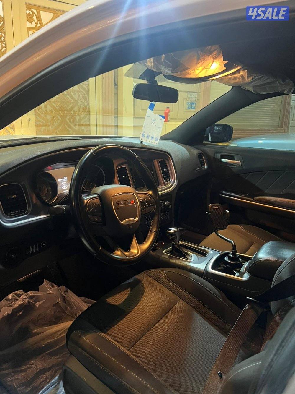 للبيع تشارجر 20205