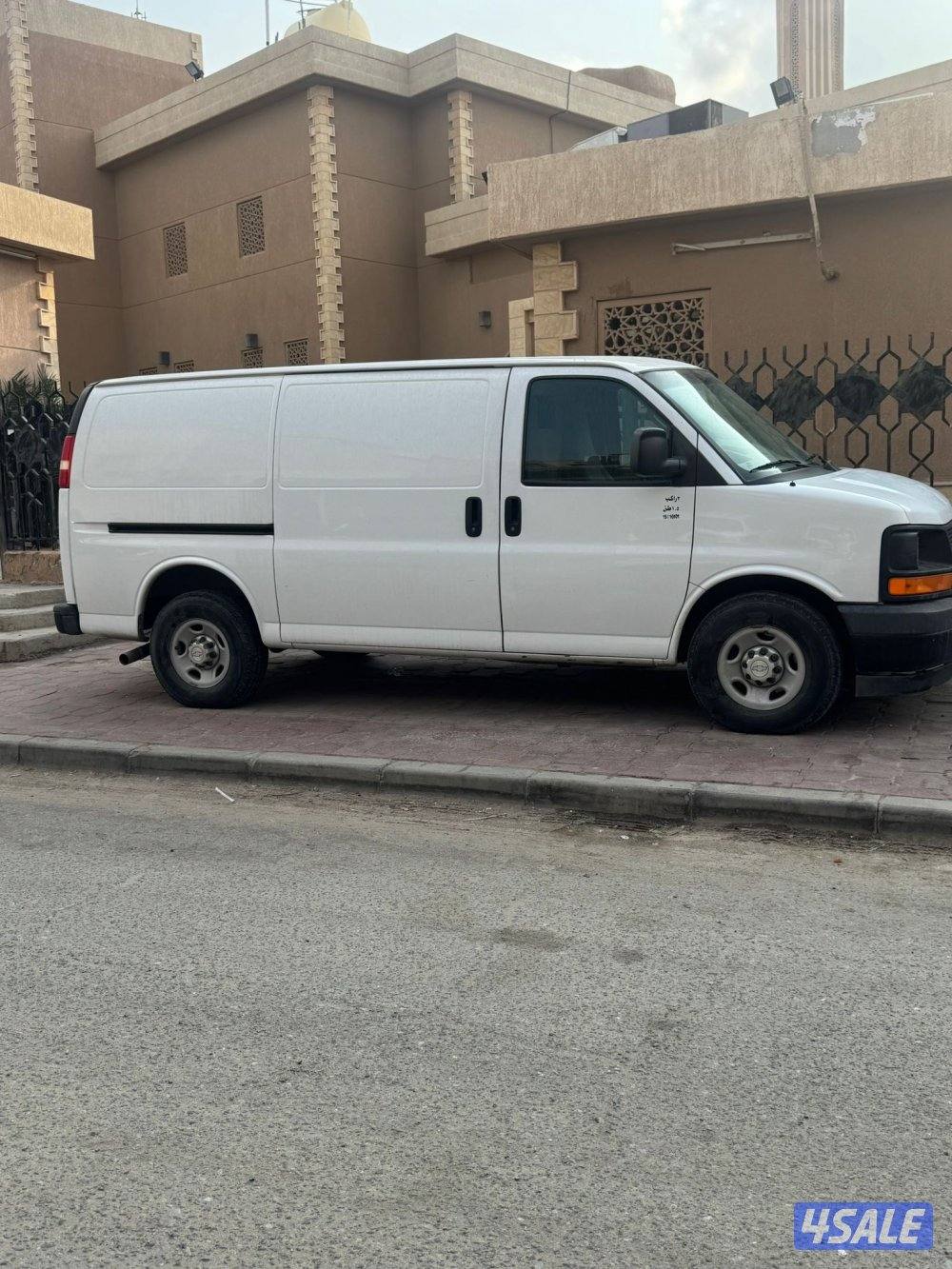 للبيع شفرولية سافانا 2017  صبغ الوكالة0