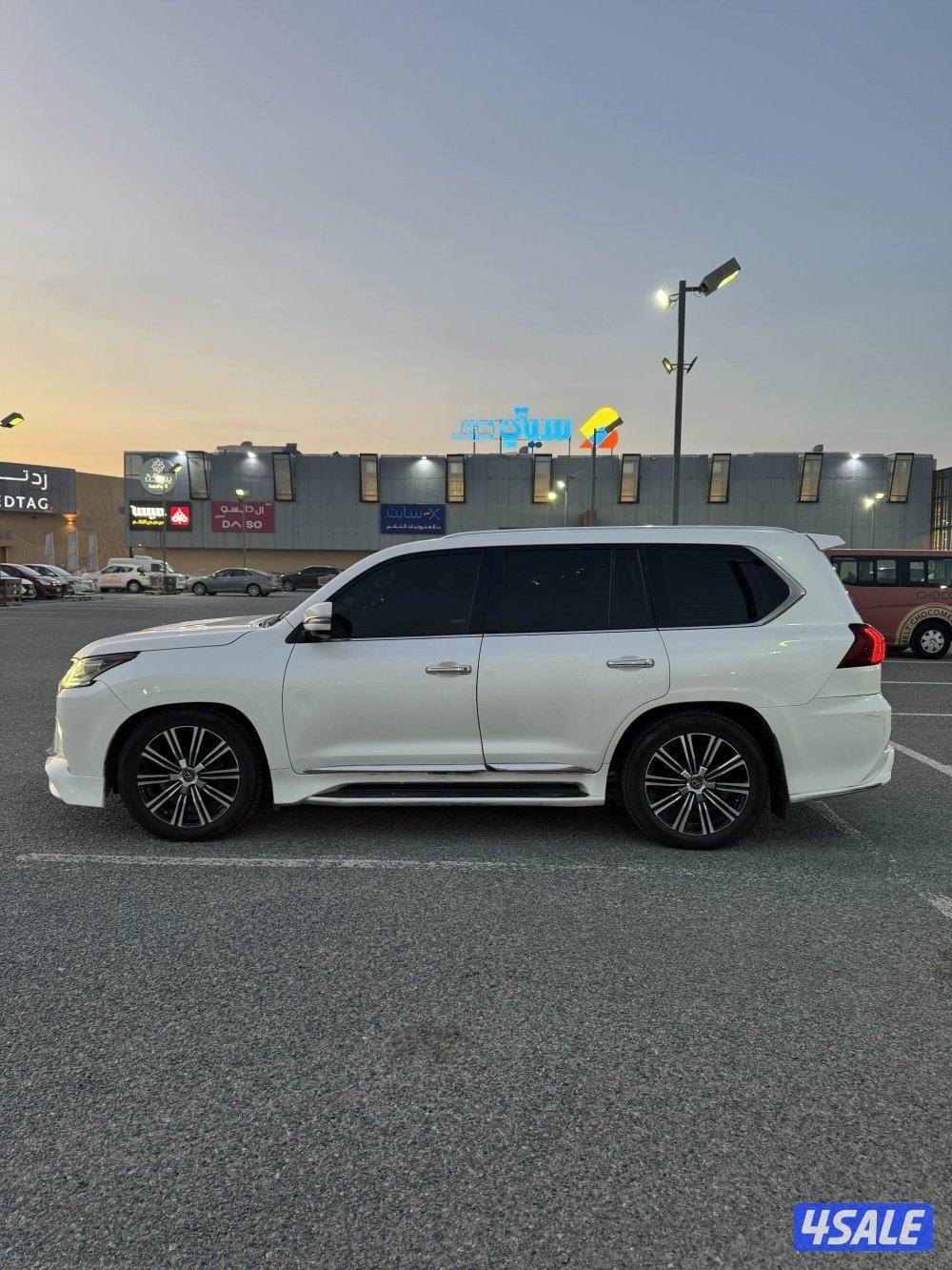 جيب لكزس 20170