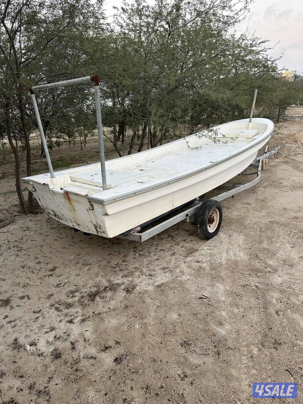 للبيع قرف مع عربانه 18  قدم سلس النوع ( رنر ) تأمين جديد مع جهاز IS1