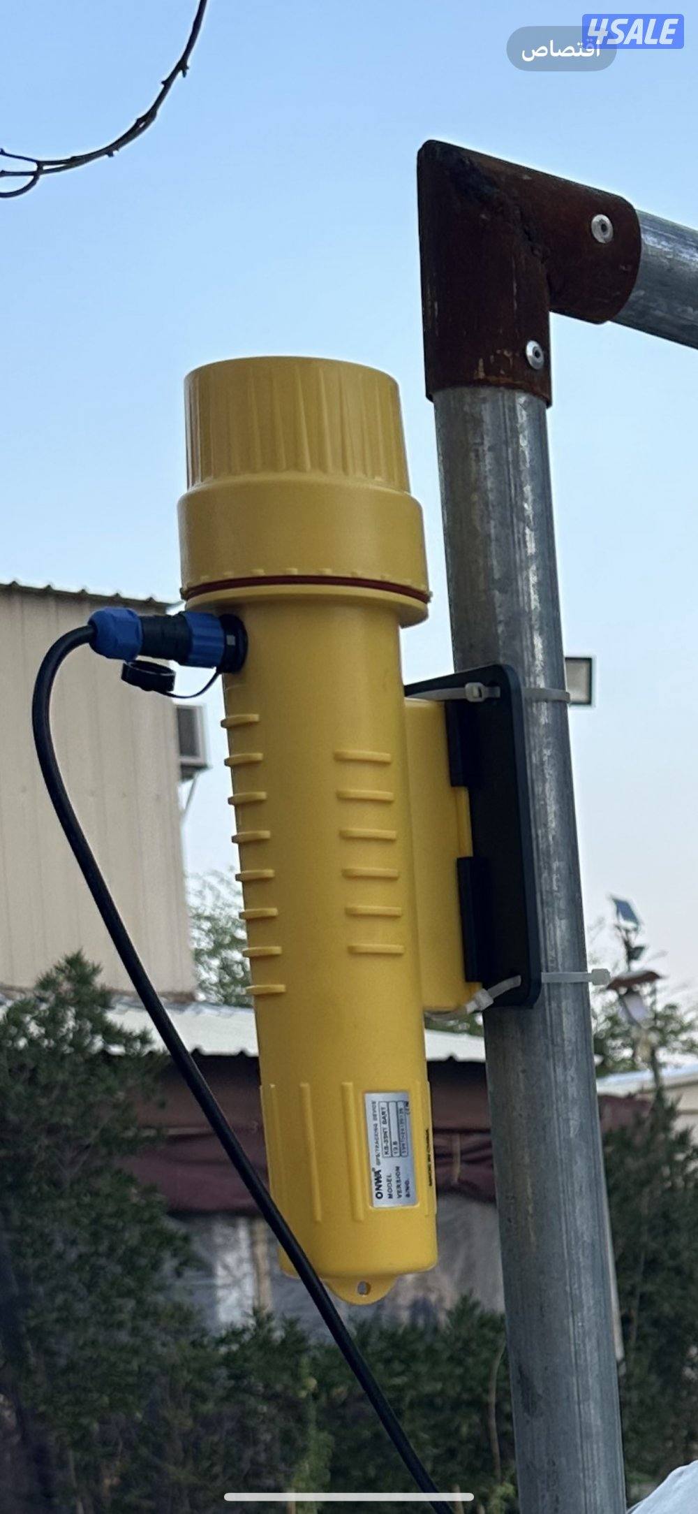 للبيع قرف مع عربانه 18  قدم سلس النوع ( رنر ) تأمين جديد مع جهاز IS3