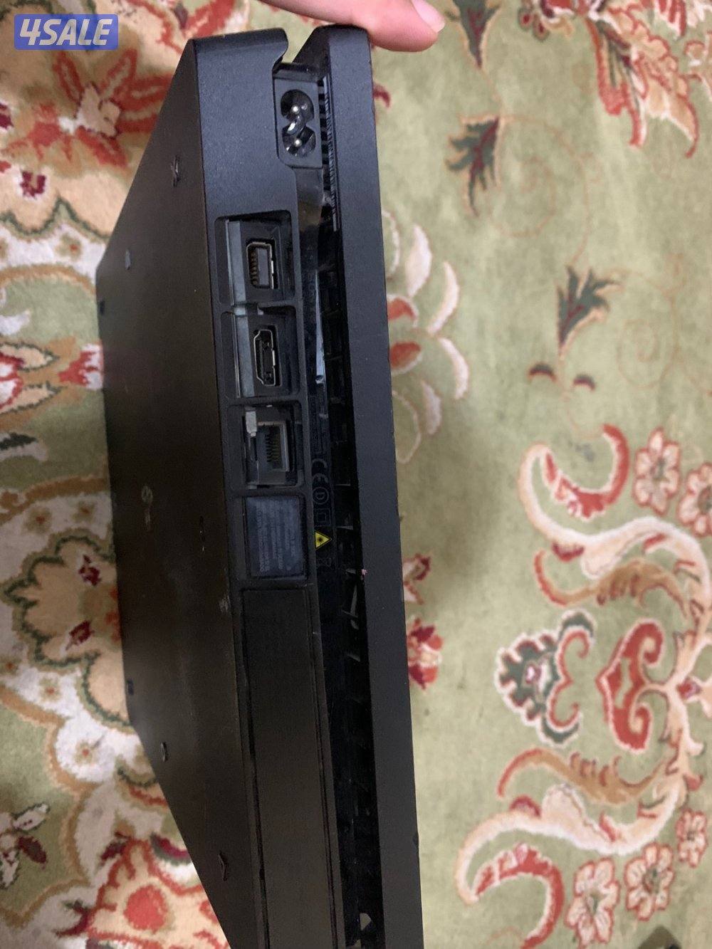 للبيع سوني فور و شريط سوني2