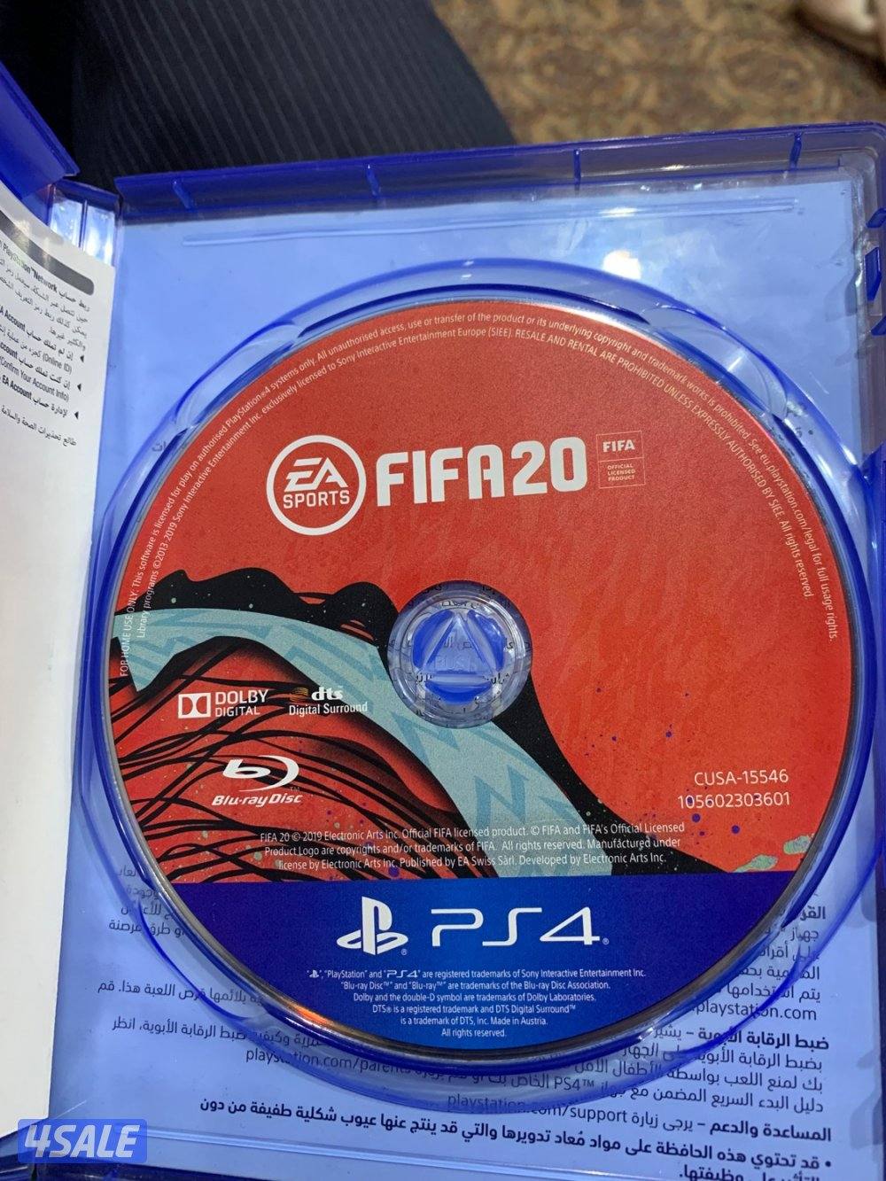 للبيع سوني فور و شريط سوني4