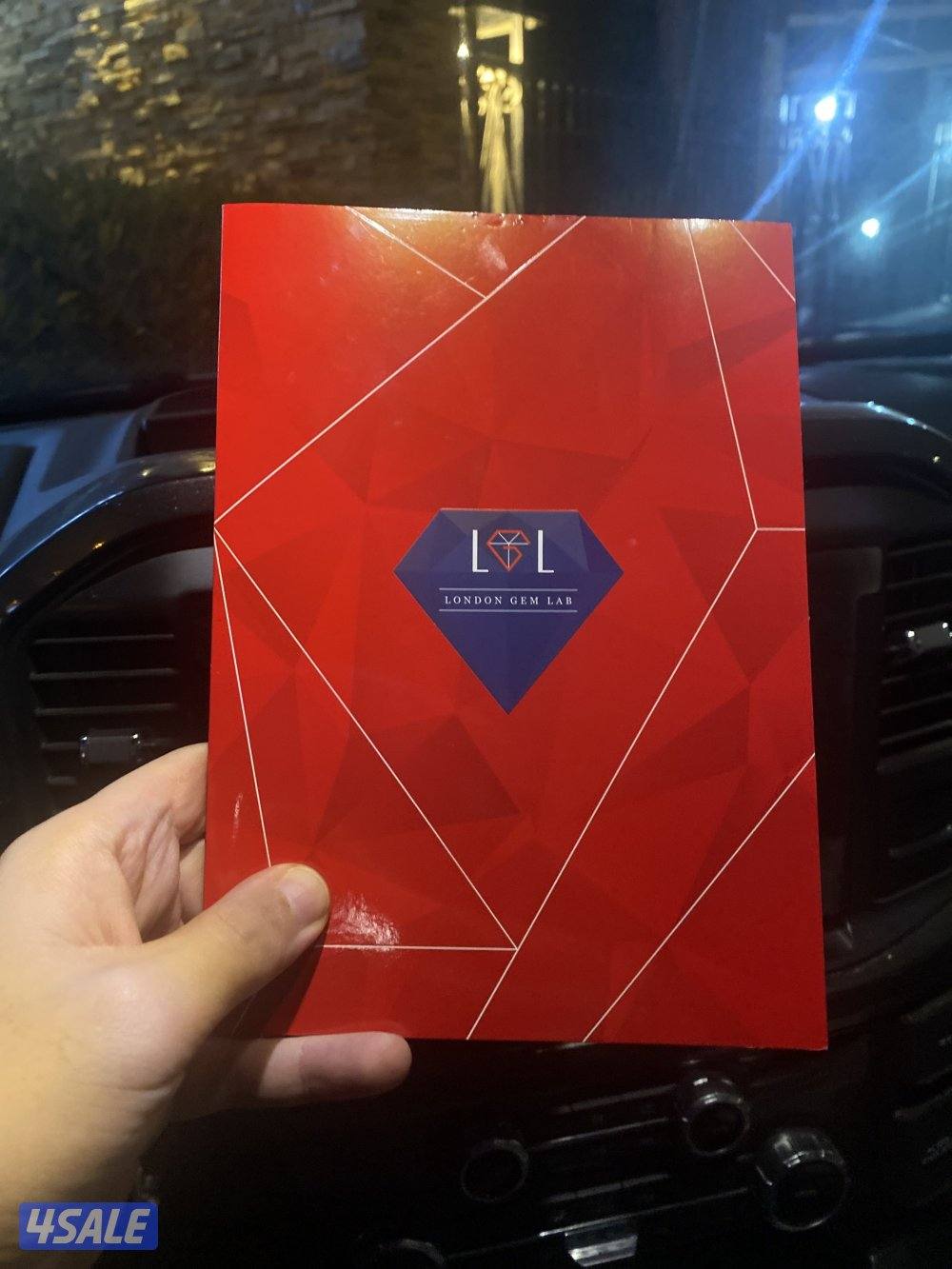 حجر زفير تنزاني غير معالج مع شهادة مختبر LGL1