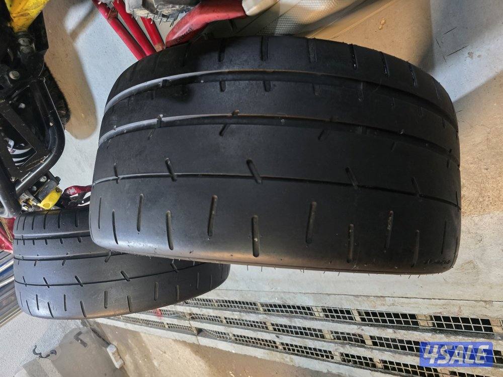 تواير مقاس رنج 19 275/35ZR نظاف على ٥٠د.ك2