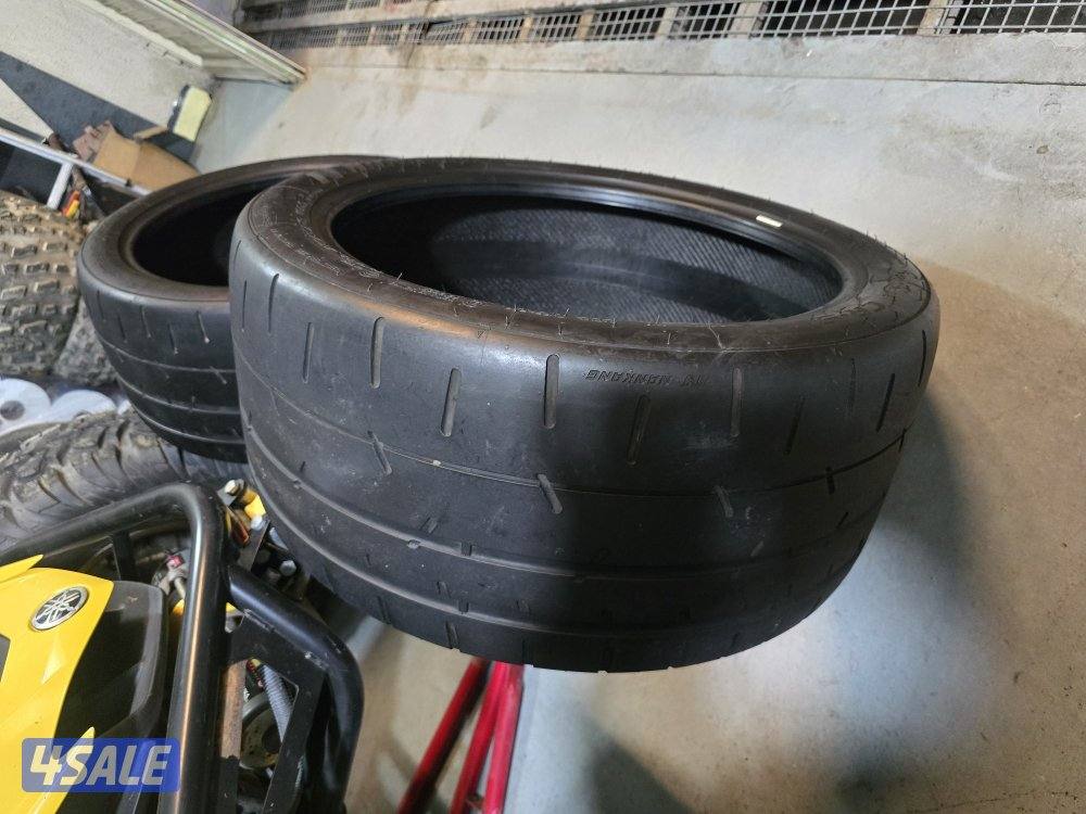 تواير مقاس رنج 19 275/35ZR نظاف على ٥٠د.ك3