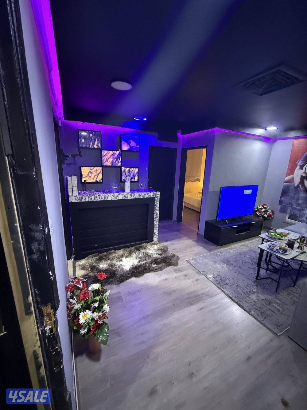 يوجد لدينا شقق الايجار خلو وفاضي نفس الصورة موجودة في موقع2