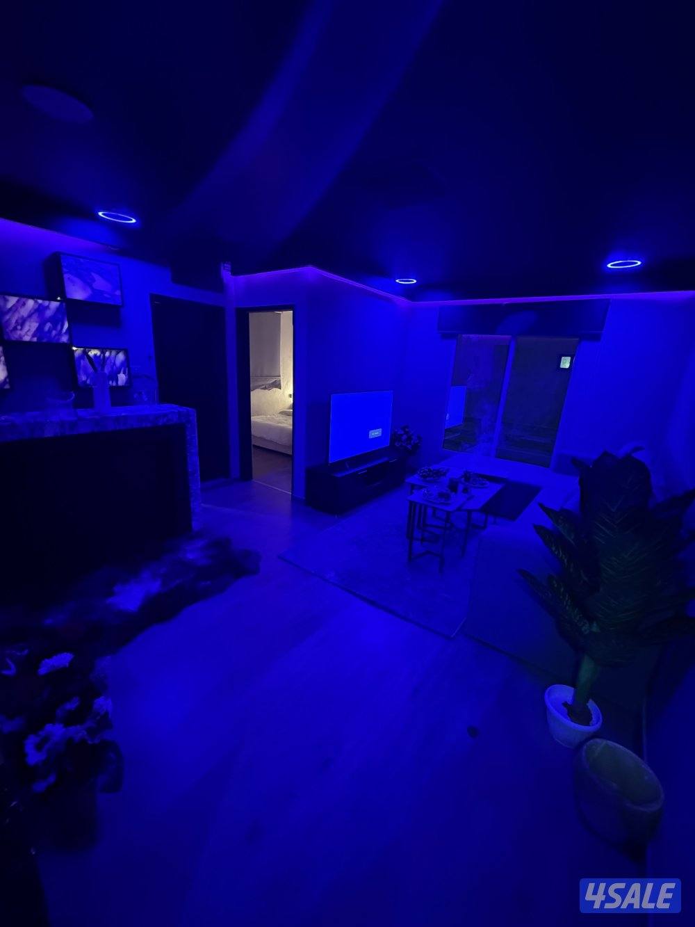 يوجد لدينا شقق الايجار خلو وفاضي نفس الصورة موجودة في موقع4