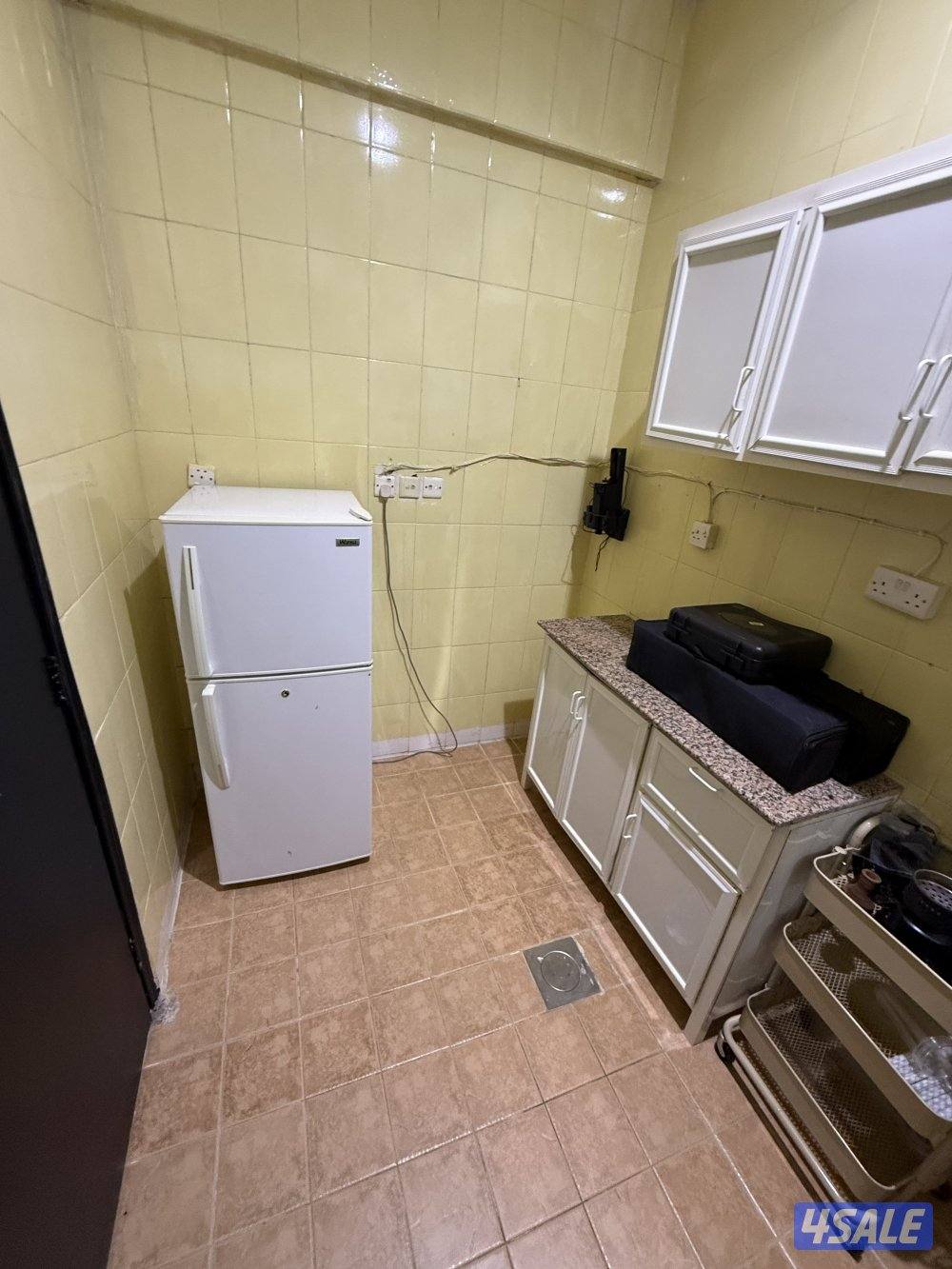 يوجد لدينا شقق الايجار خلو وفاضي نفس الصورة موجودة في موقع10