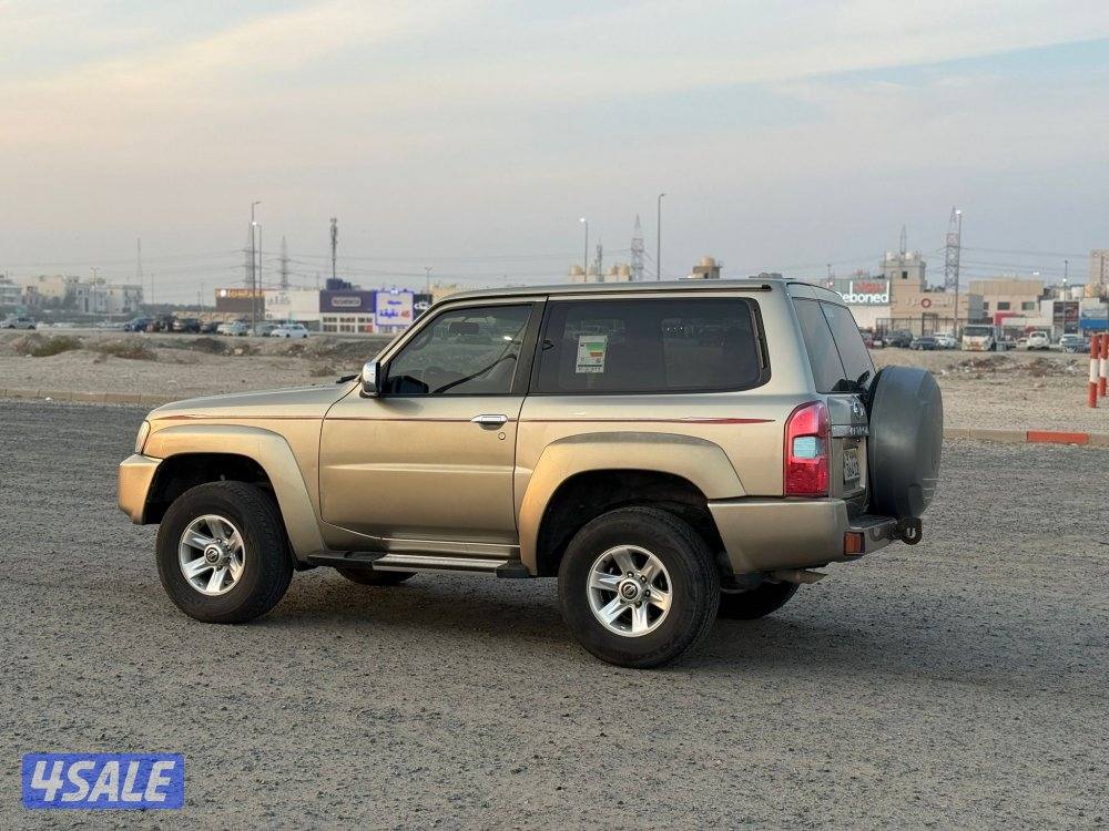 نيسان كبسولة 2010 قير عادي0