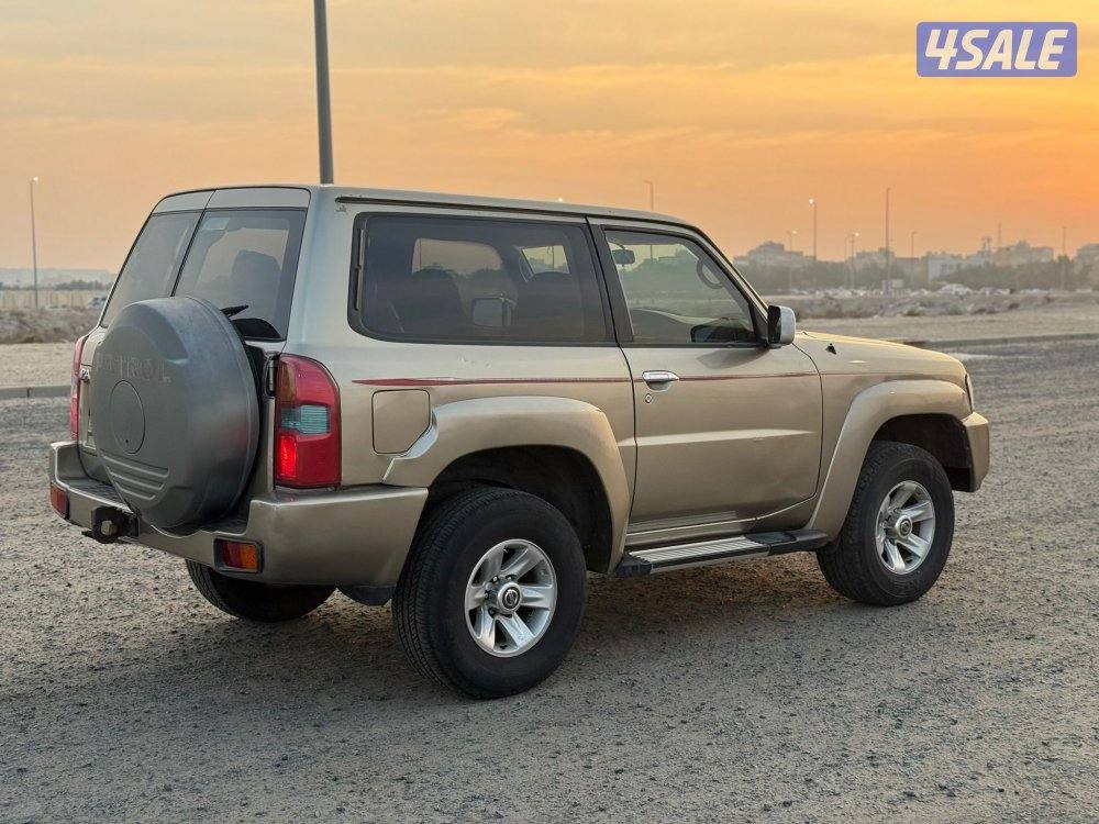 نيسان كبسولة 2010 قير عادي1