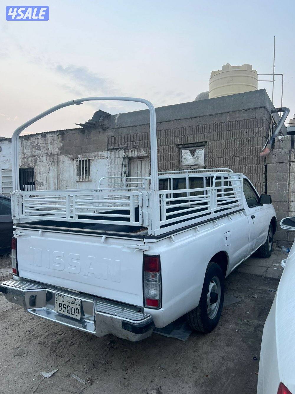 للبيع وانيت ٢٠٠٥ امور سياره طيبا1