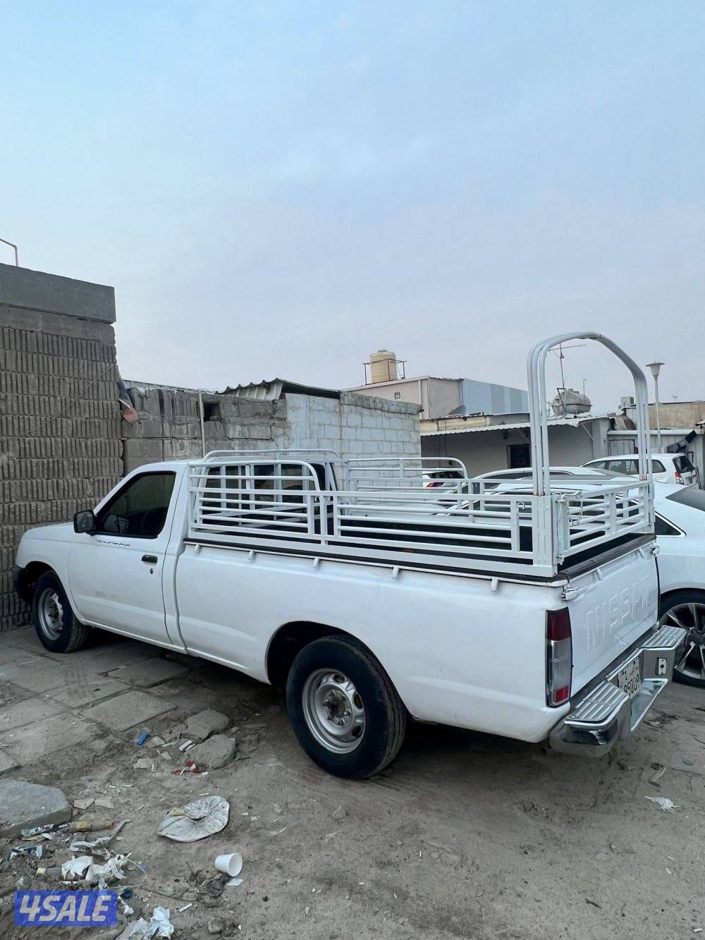 للبيع وانيت ٢٠٠٥ امور سياره طيبا3