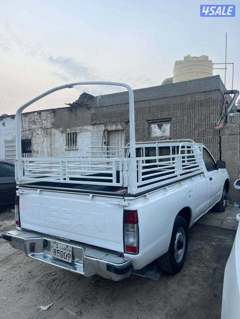 للبيع وانيت ٢٠٠٥ امور سياره طيبا5