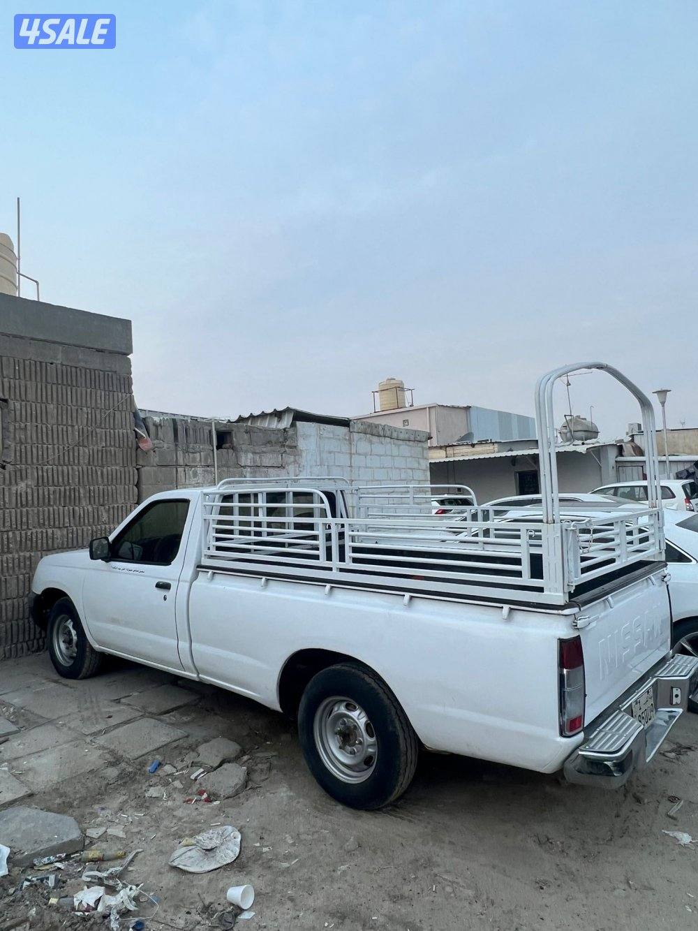 للبيع وانيت ٢٠٠٥ امور سياره طيبا4