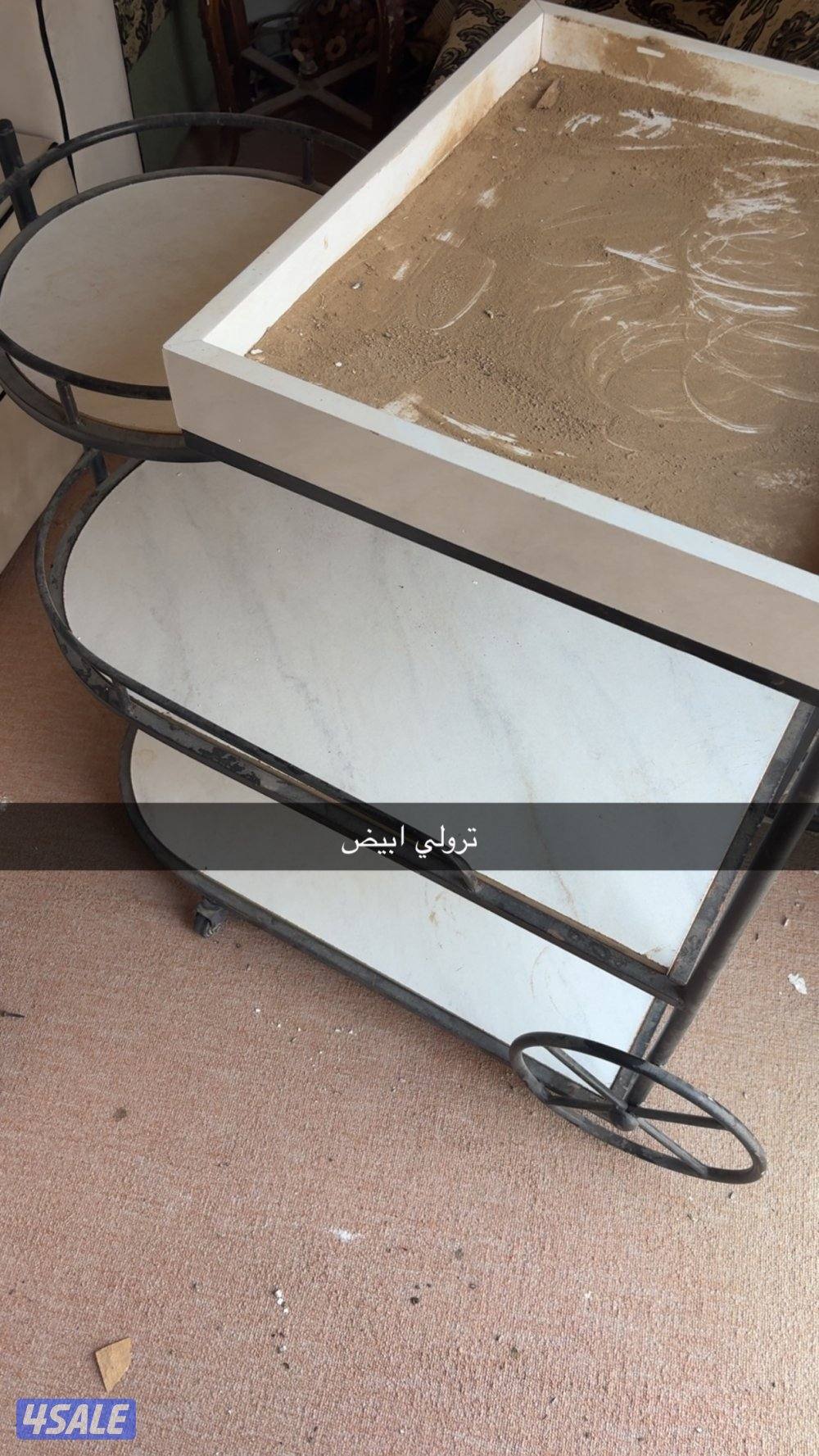 كنب نضيف وترولي ابيض بأسود7