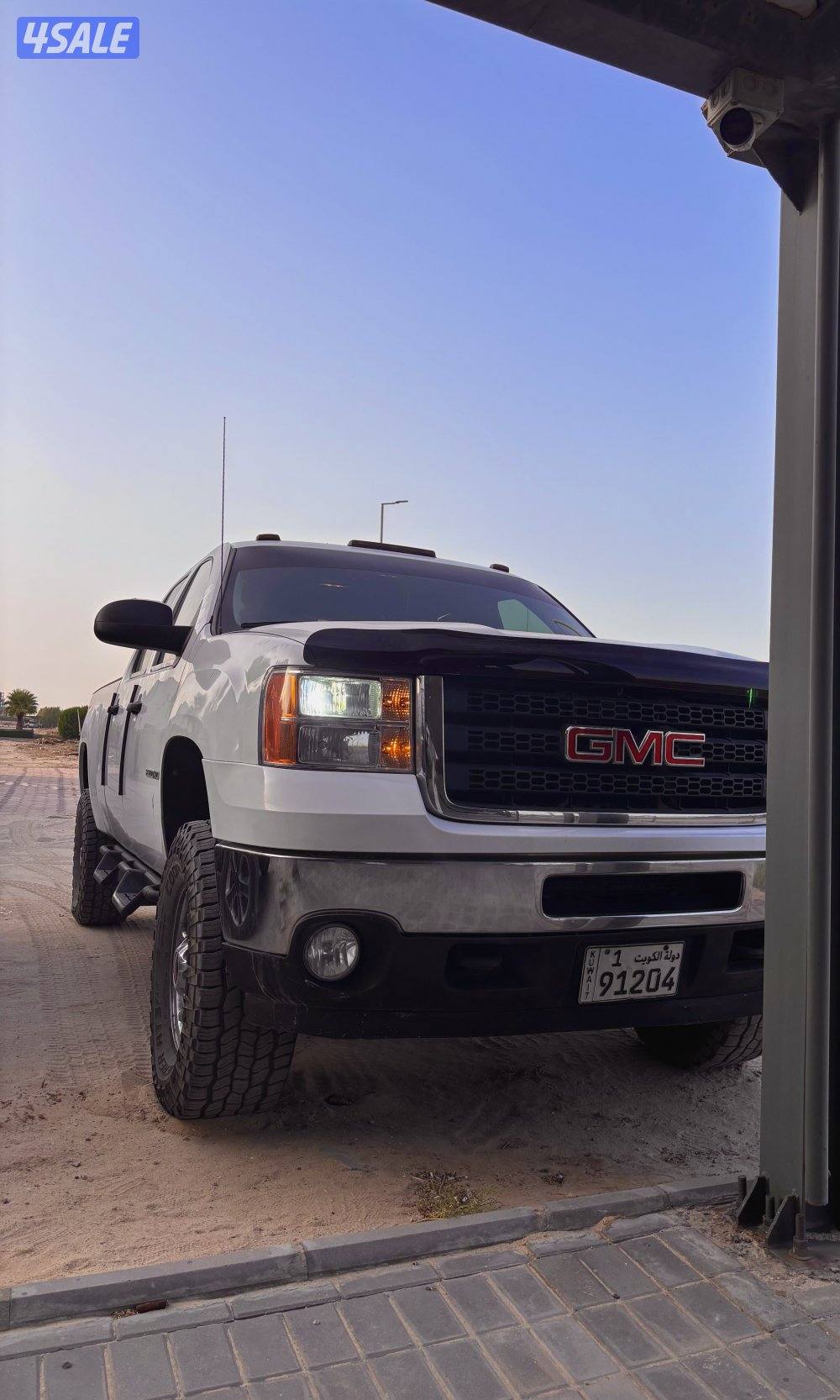 للبيع وانيت GMC HD 2011 العداد 174 الف كيلو5