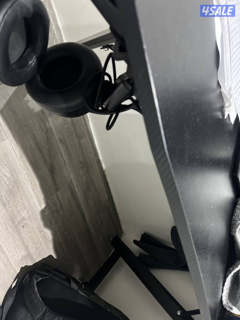 كرسي وطاولة قيمنق غير اصلي ولكن لايوجد خرابات1