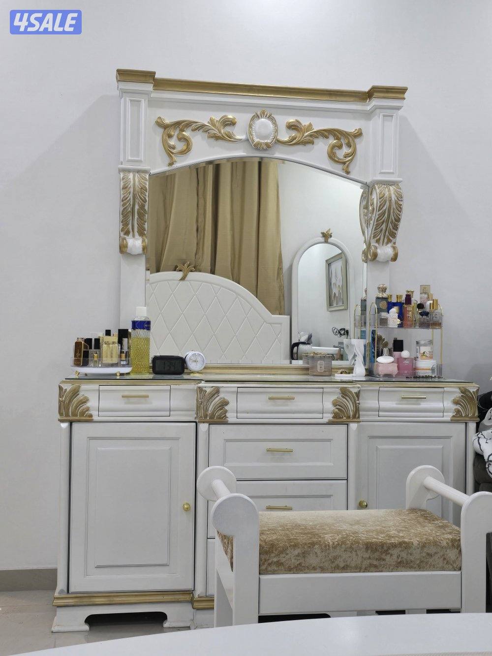 غرفة نوم نظيفه جدا جدا وقويه خشب تفصال  سبع قطع كامله مع البردة السعر9