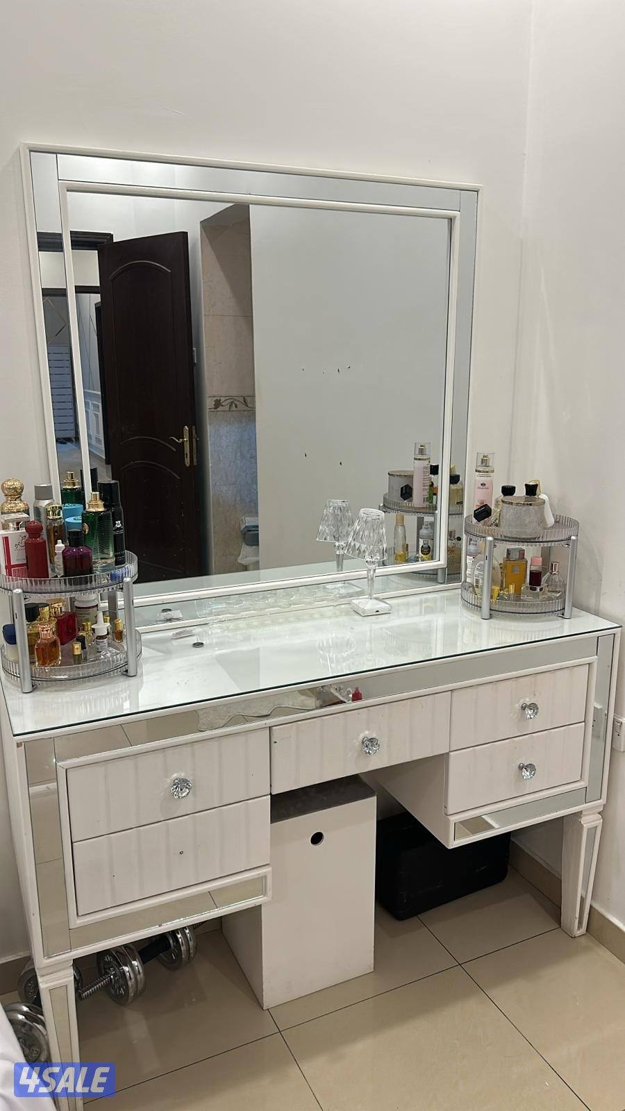 للبيع غرفه كامله130 دينار1