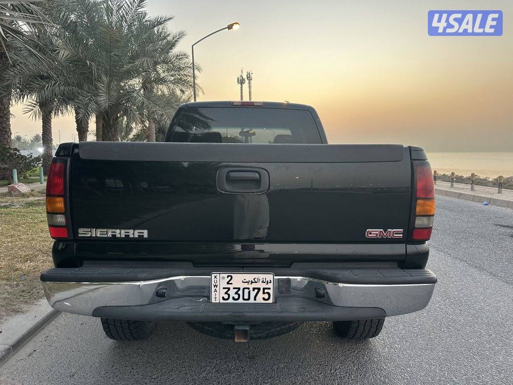 للبيع جي ام سي وانيت سييرا موديل 20051
