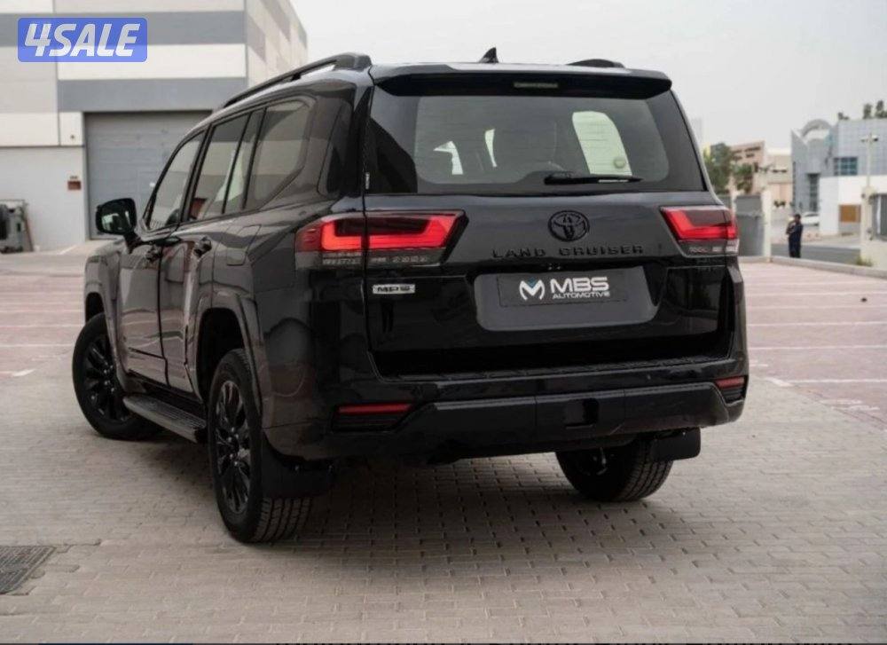 ليت لاند كروزر مع دبه خلفيه 2024 مصبوغه بلوكاله2