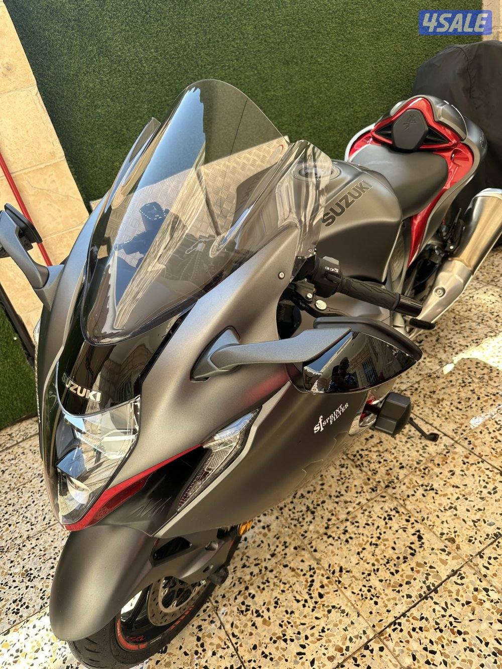 Suzuki haybusa 2024 stock bike as company  very clean0