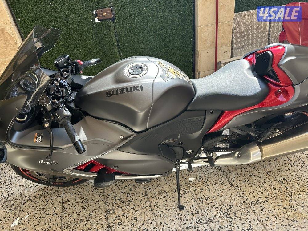 Suzuki haybusa 2024 stock bike as company  very clean5