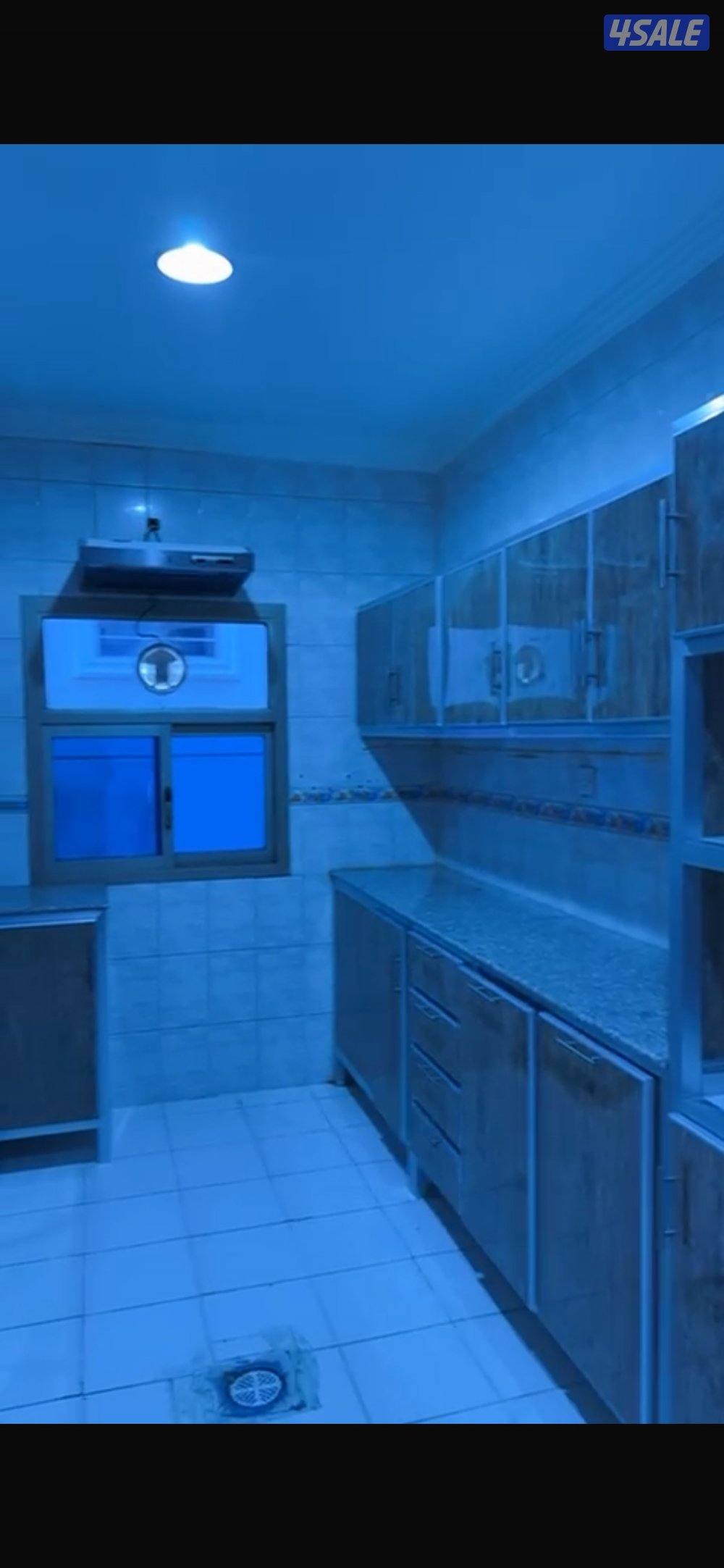 للإيجار شقه في عبدالله المبارك3